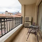 Lägenhet Argisht Partez Self Catering
