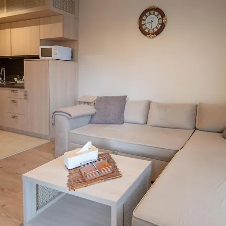 Luxury Beachside Self-catering With Pool Access * Golden Sands