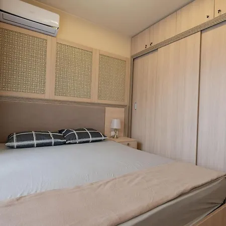 Apartamento Golden Sands Luxury Beachside Self-Catering Apartment With Pool Access Golden Sands
